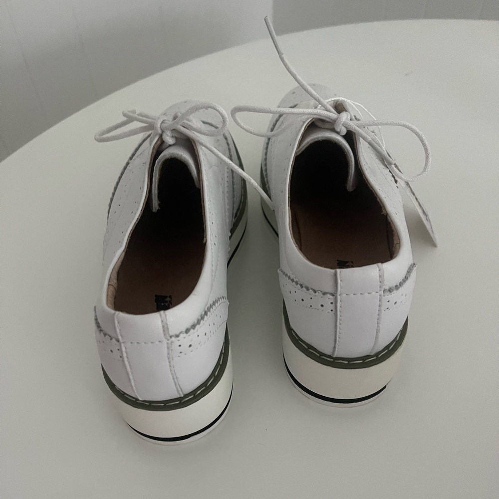 DADAWEN Women's White Platform
Lace-Up Wingtips Size 8 Oxford Shoes - Picture 5 of 6